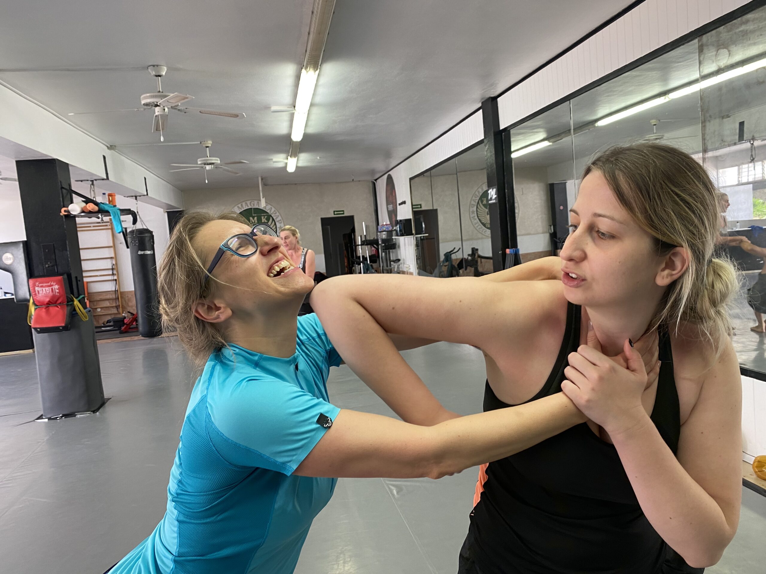 krav-maga-entrenamiento-steve-coster-fitness-escala Self Defence Training Steve Coster Fitness